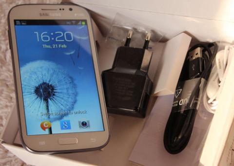 Samsung Galaxy Grand I9082 - Dane techniczne Telefon komórkowy Samsung i9082 galaxy grand duo